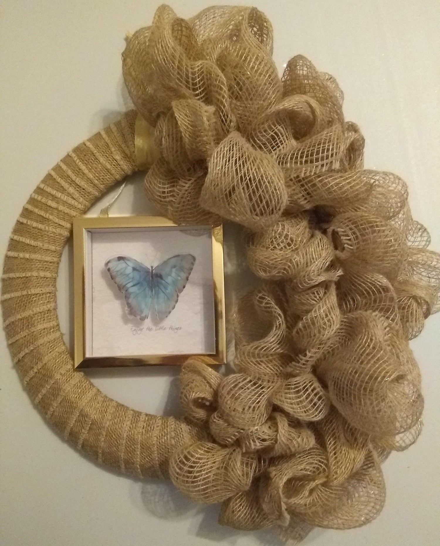 Handmade Burlap Butterfly wreath - Getting All Crafty